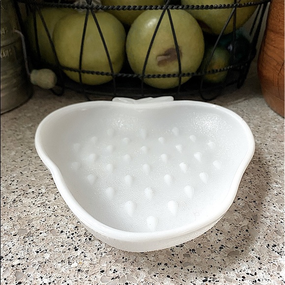 Vintage Milk Glass Strawberry Shaped Dish - Picture 6 of 7